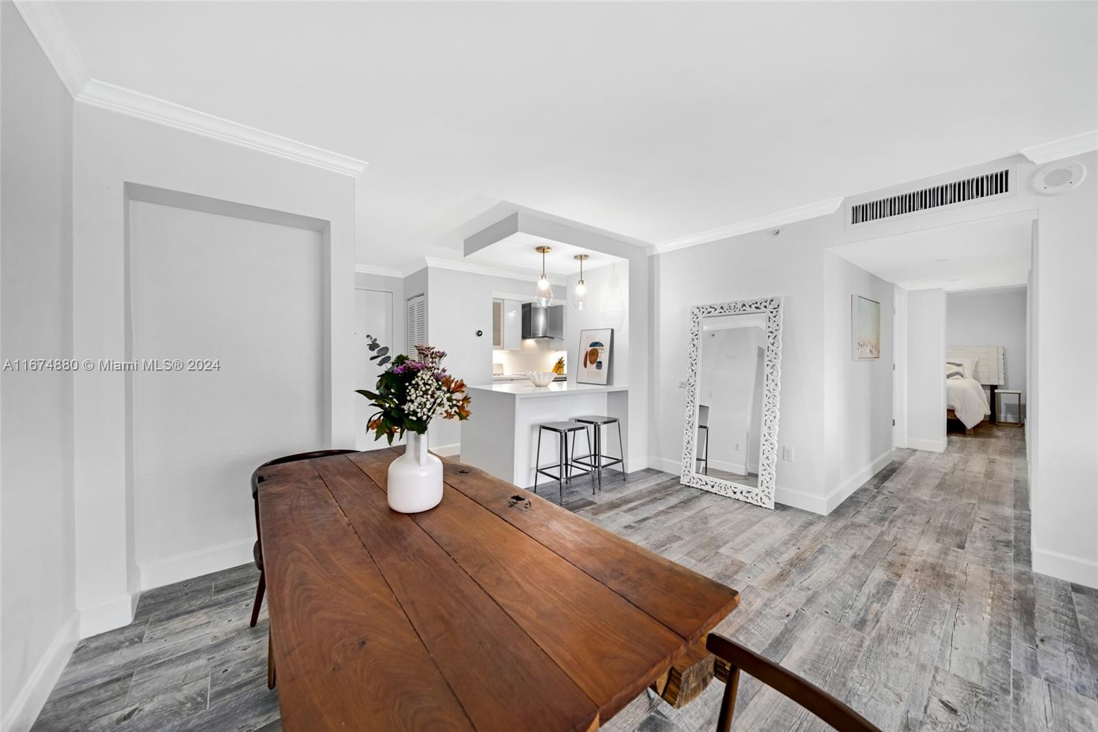 6917 Collins Ave # 1409