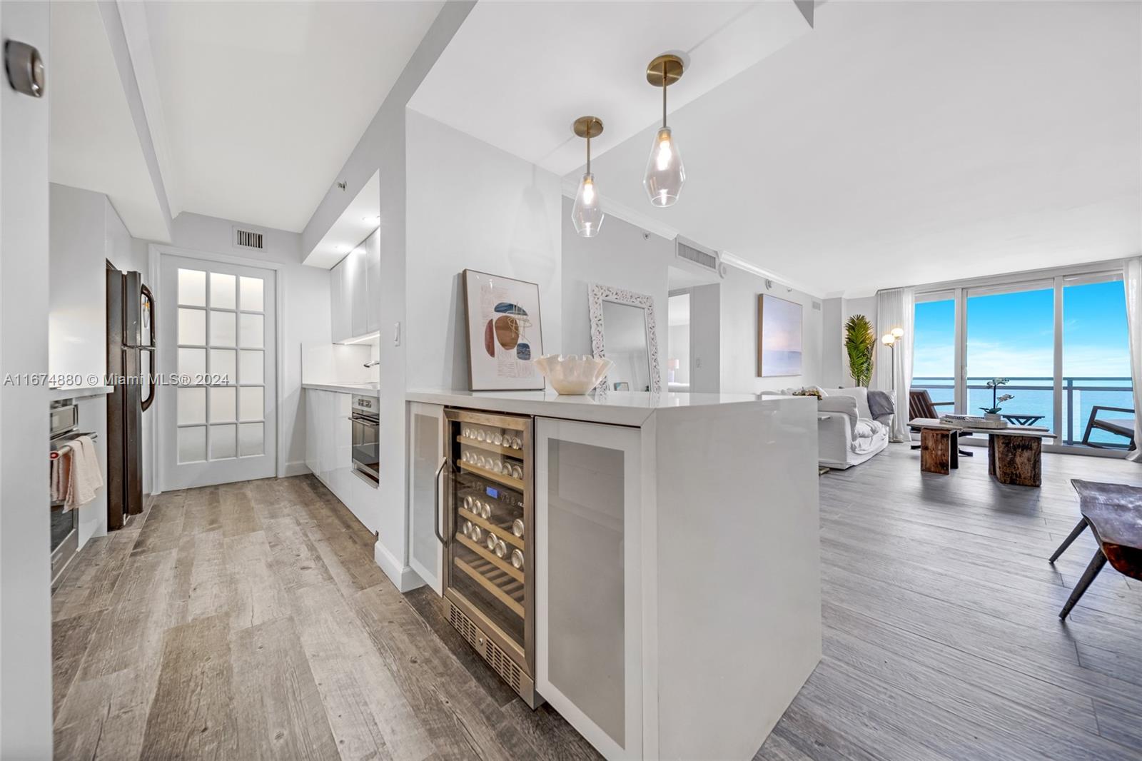 6917 Collins Ave # 1409