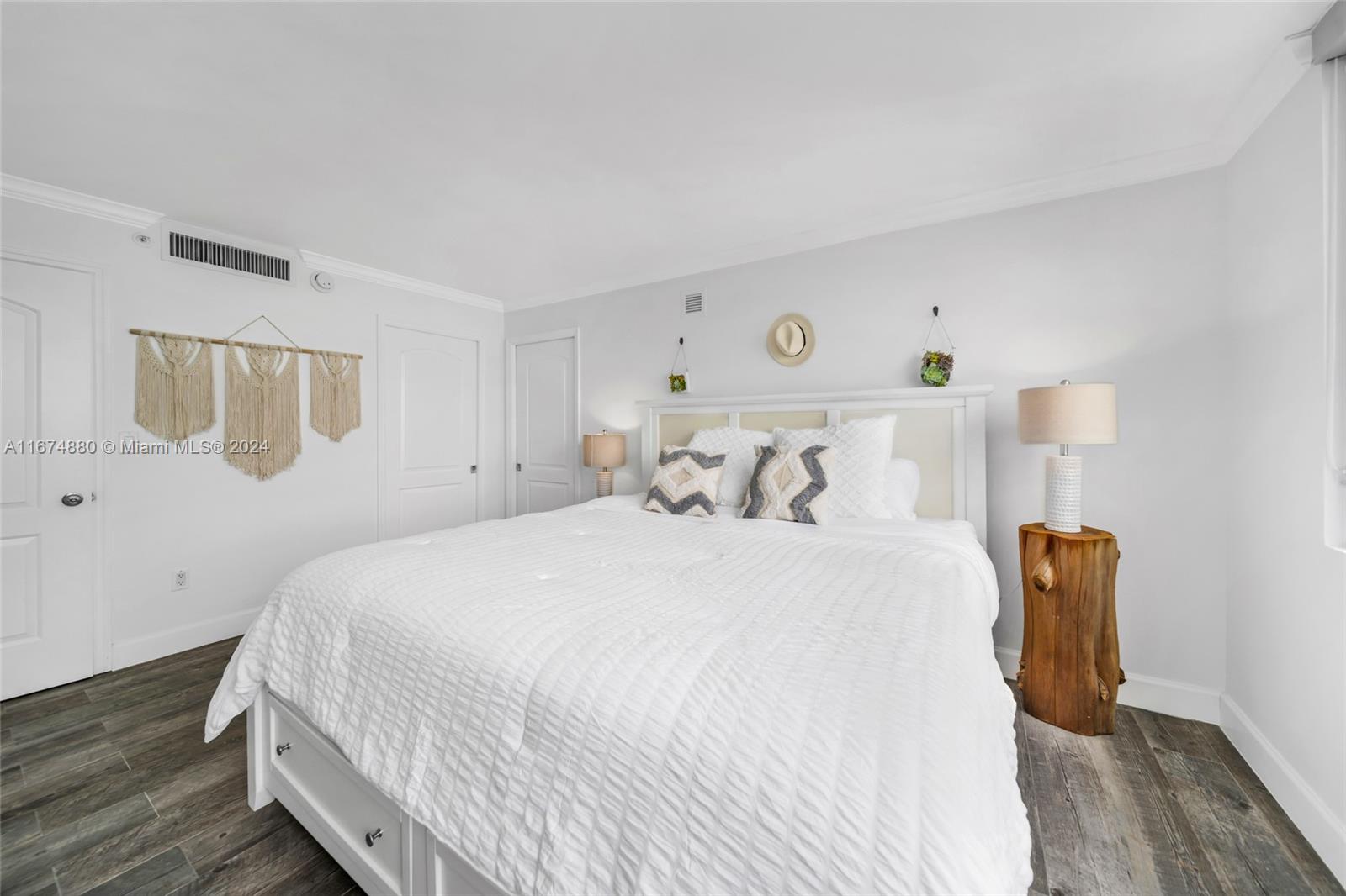 6917 Collins Ave # 1409