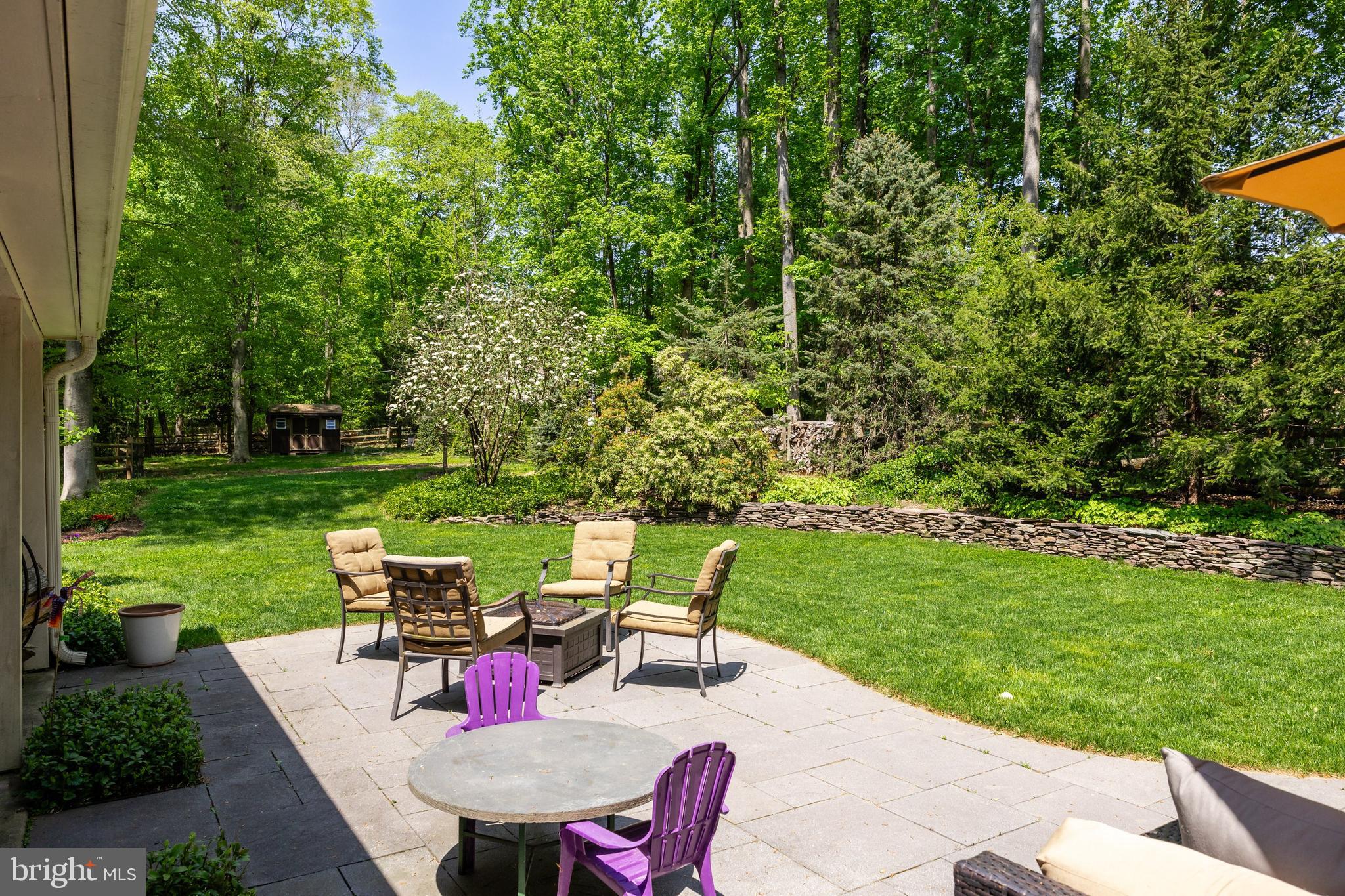 785 Lewis Ln