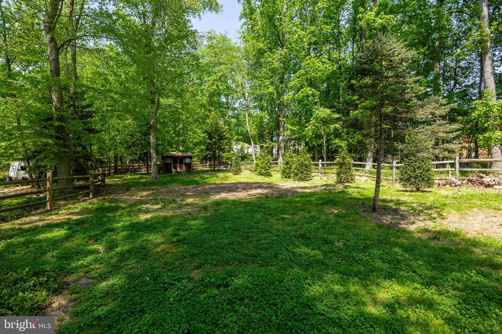 785 Lewis Ln