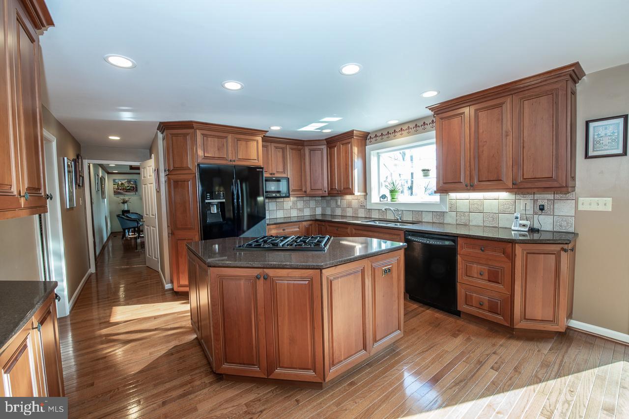 475 Hughes Rd