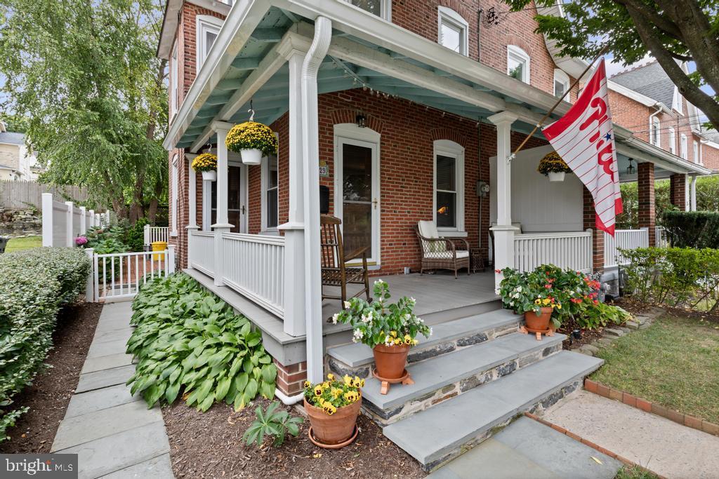 29 THOMAS AVENUE