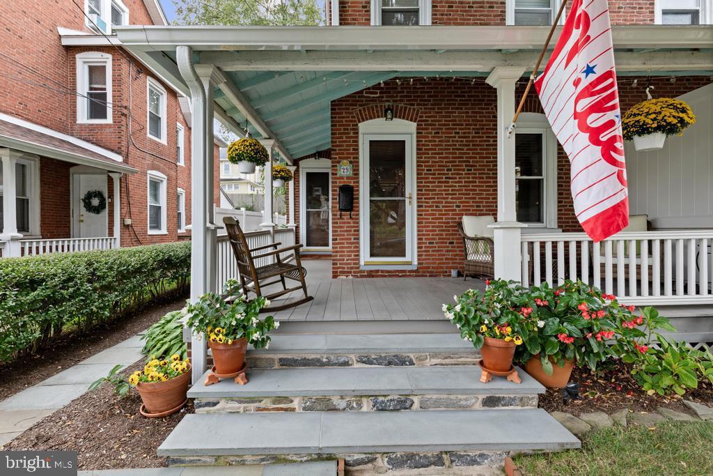 29 THOMAS AVENUE