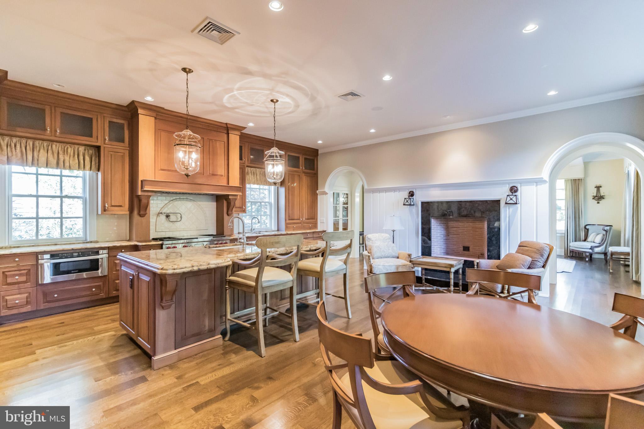 1911 STONE RIDGE LANE