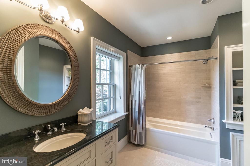 1911 STONE RIDGE LANE