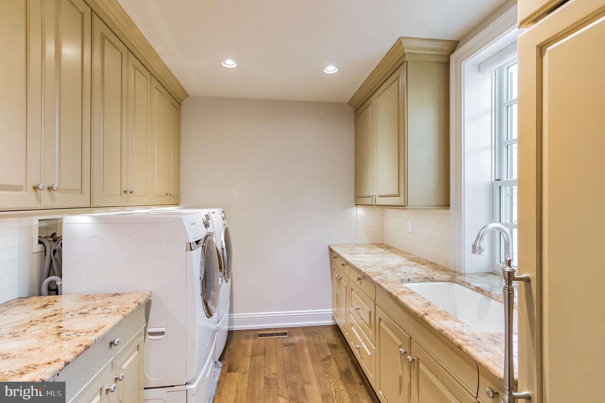 1911 STONE RIDGE LANE