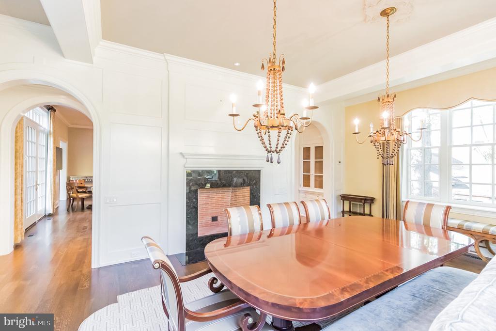 1911 STONE RIDGE LANE