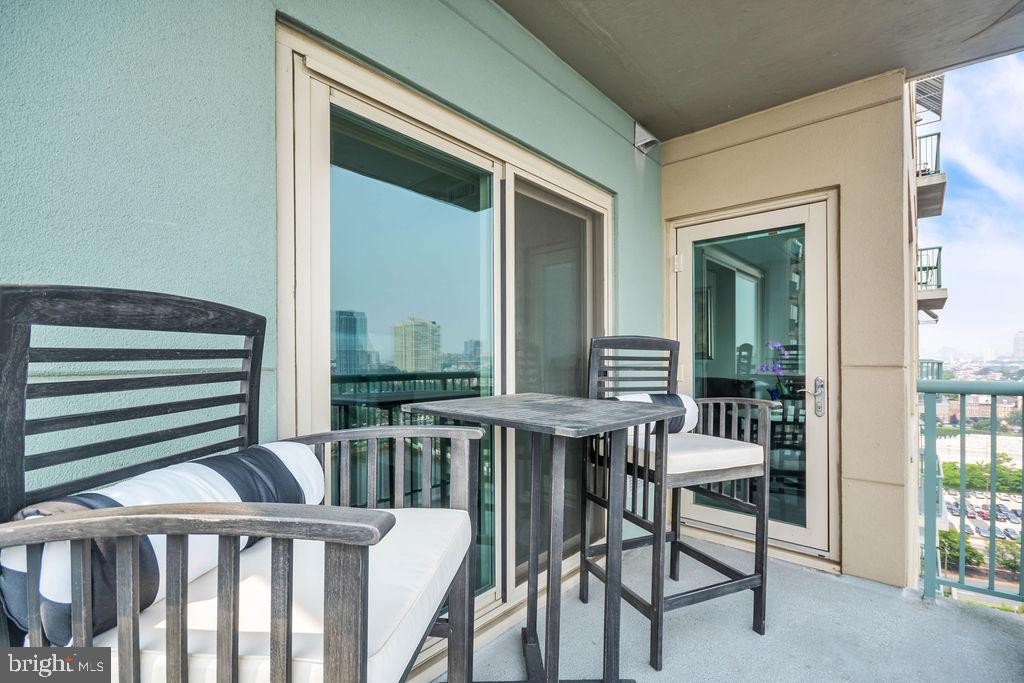 717 S Columbus Blvd #1206