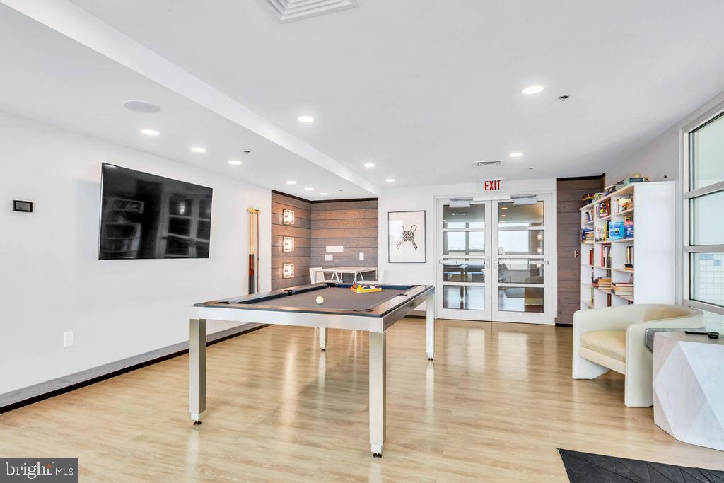 717 S Columbus Blvd #1206