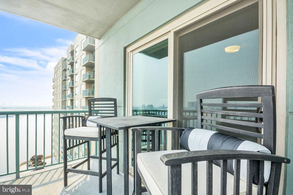 717 S Columbus Blvd #1206