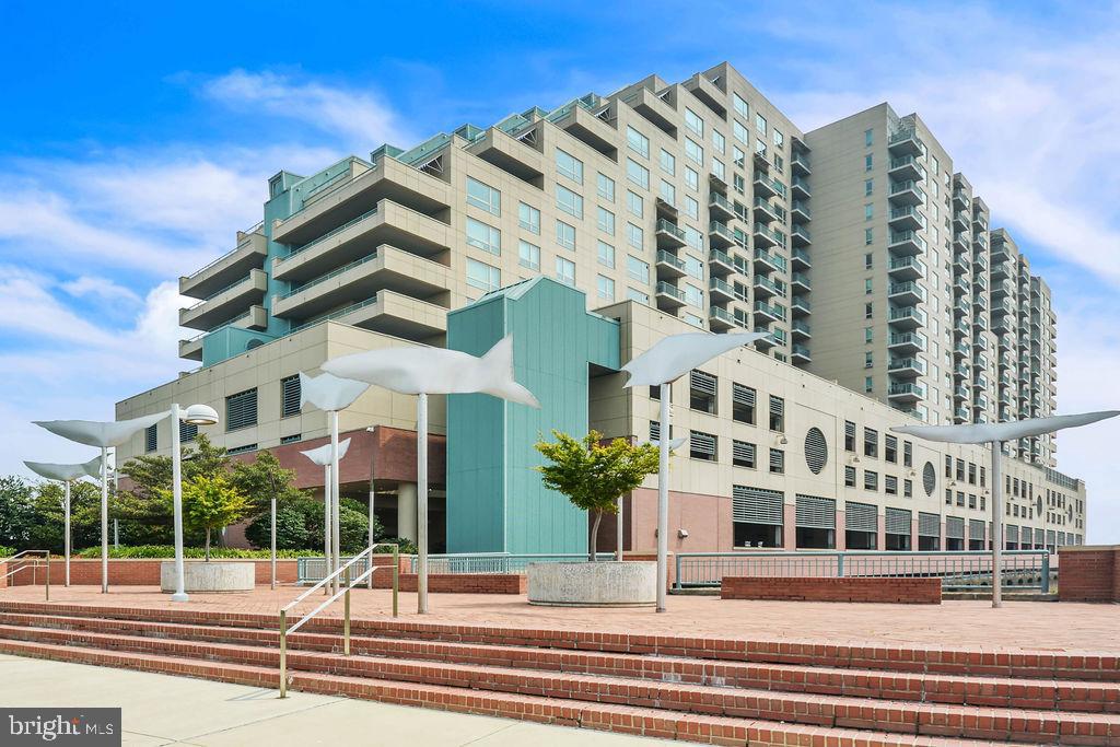717 S Columbus Blvd #1206