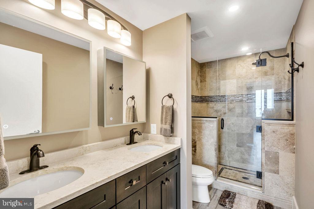 717 S Columbus Blvd #1206