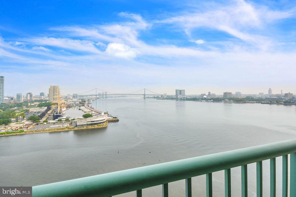 717 S Columbus Blvd #1206