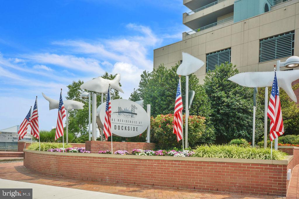 717 S Columbus Blvd #1206