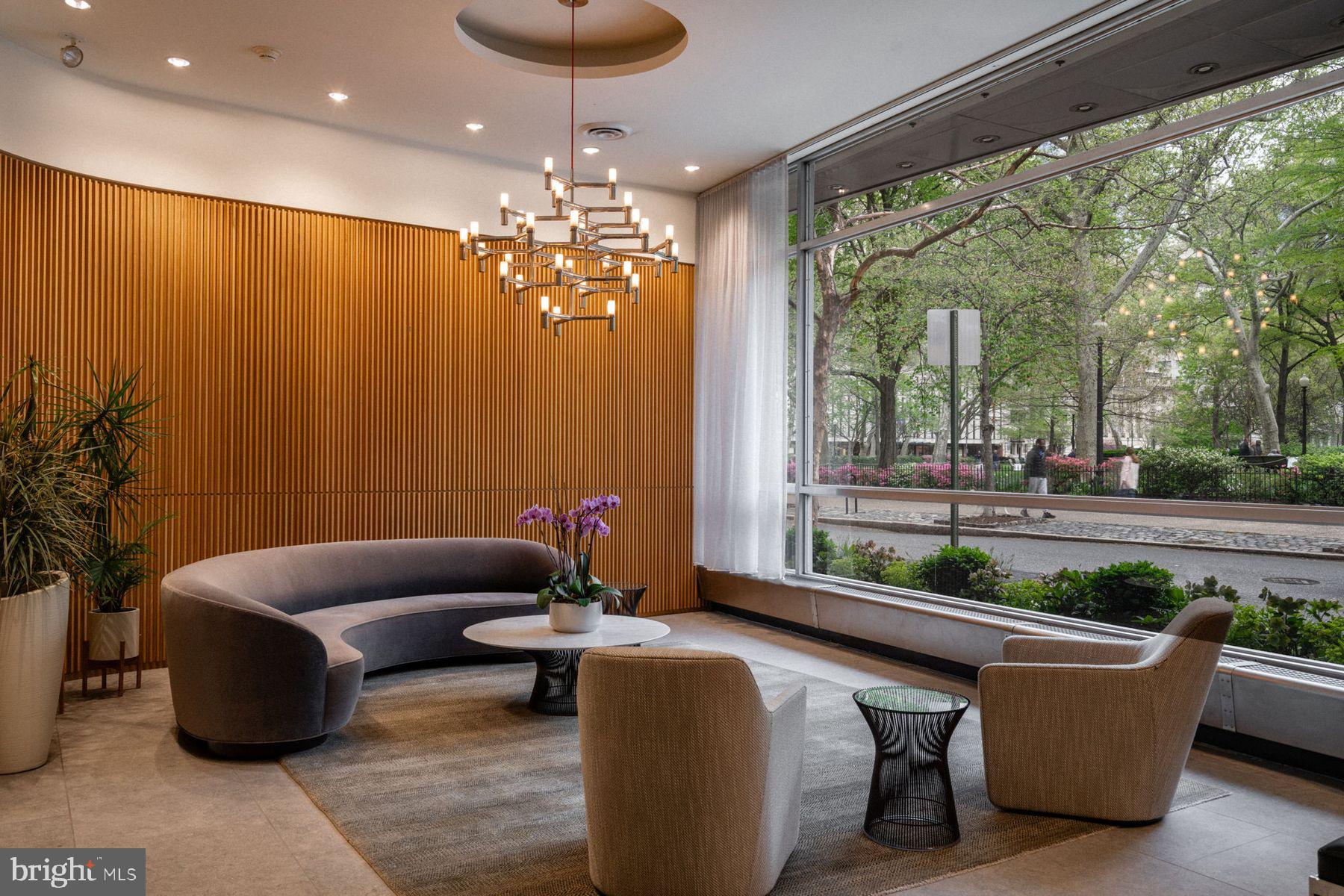 220 W Rittenhouse Sq #12b