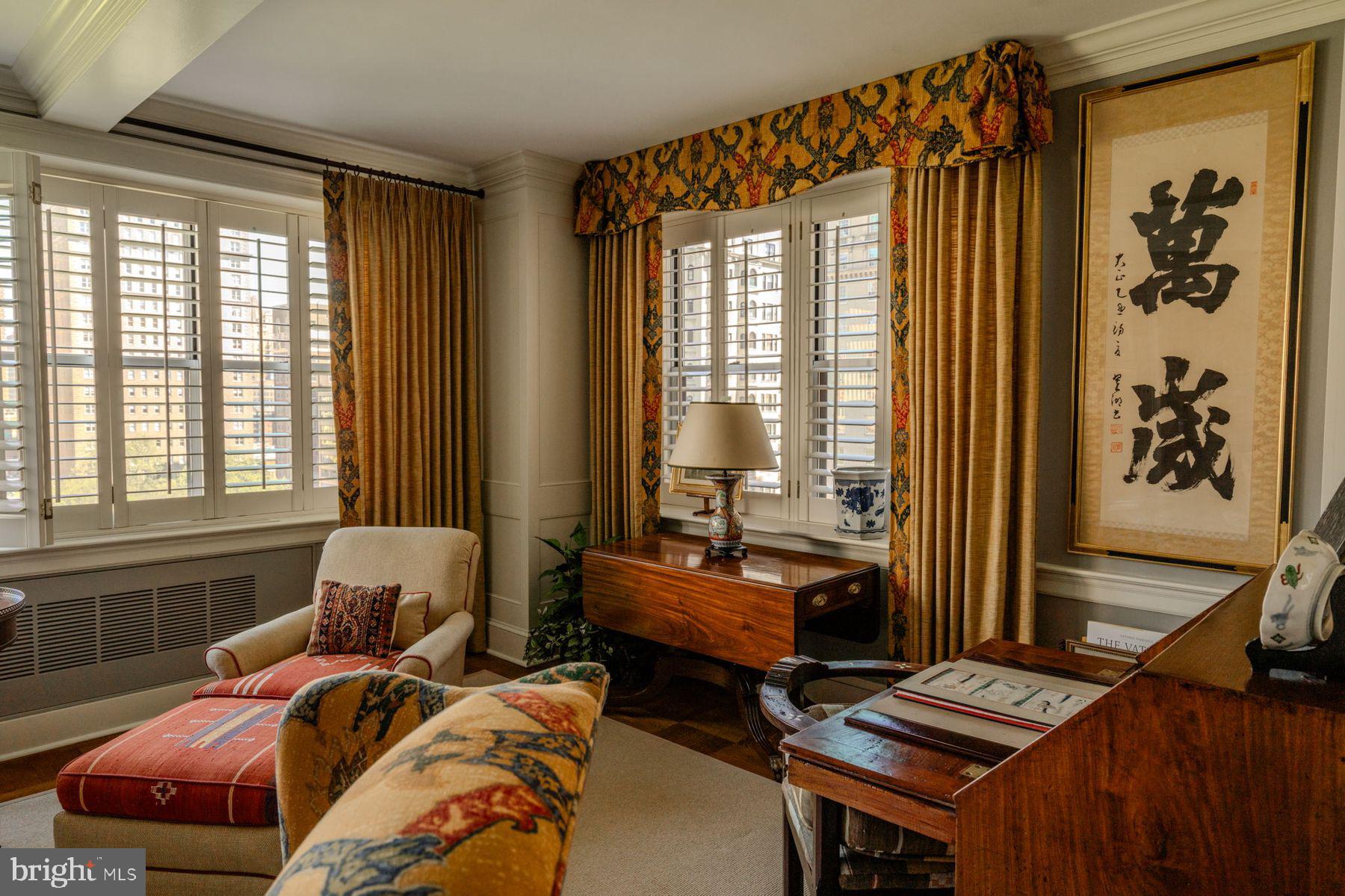 220 W Rittenhouse Sq #12b