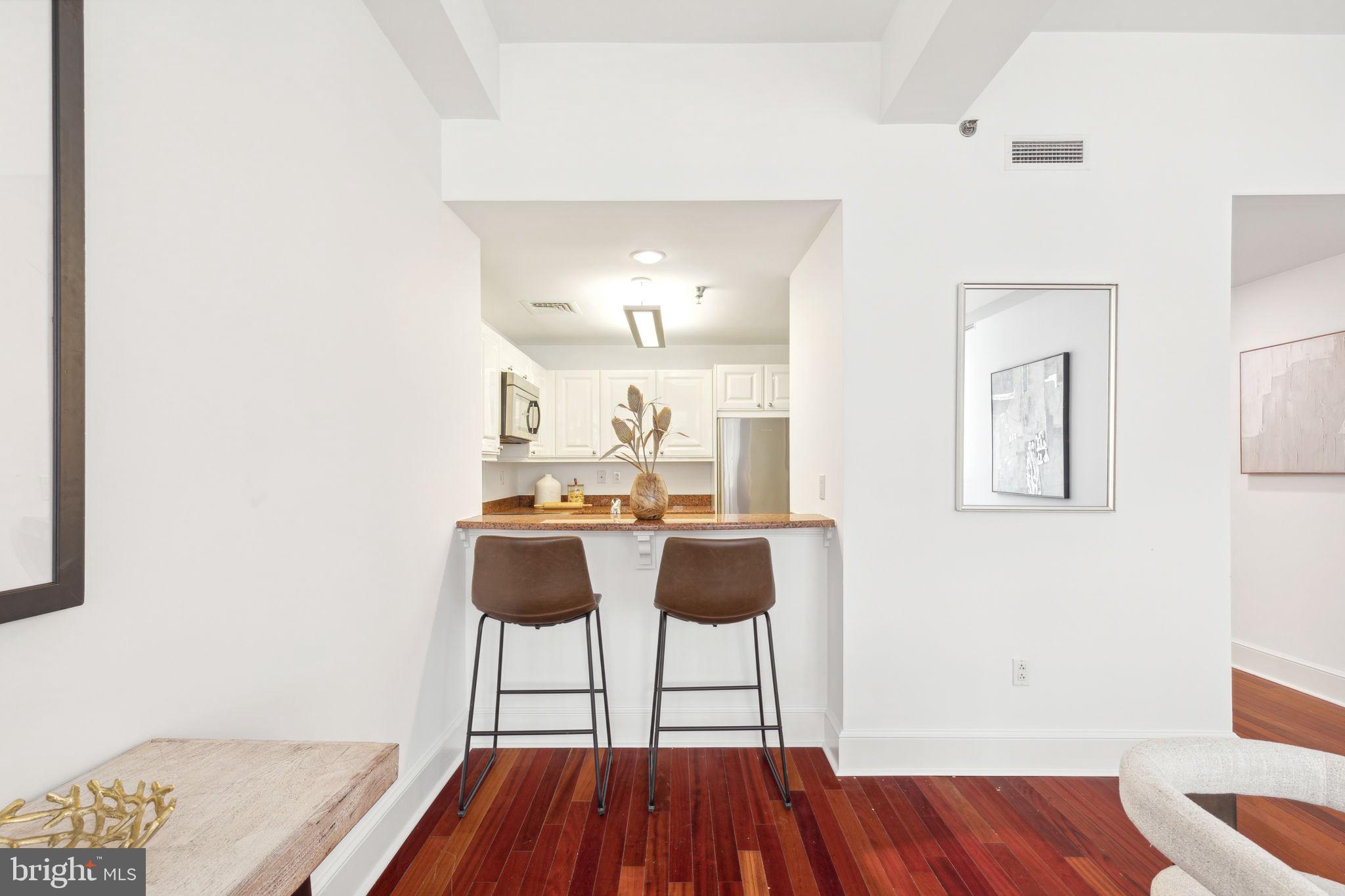 1500 Chestnut St #6h