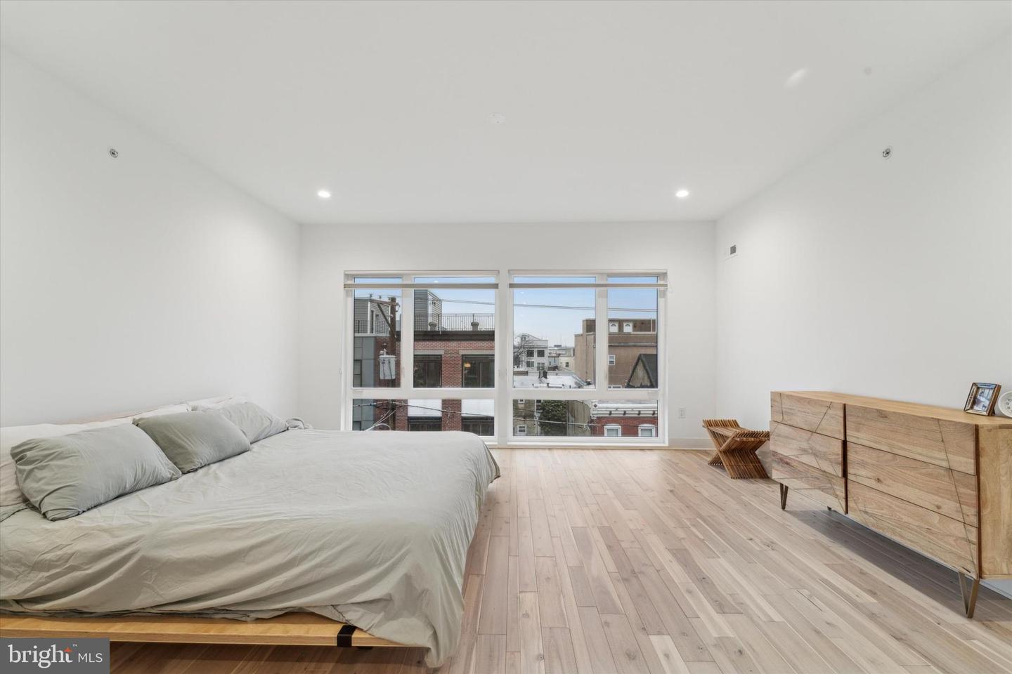 1126 E Montgomery Ave