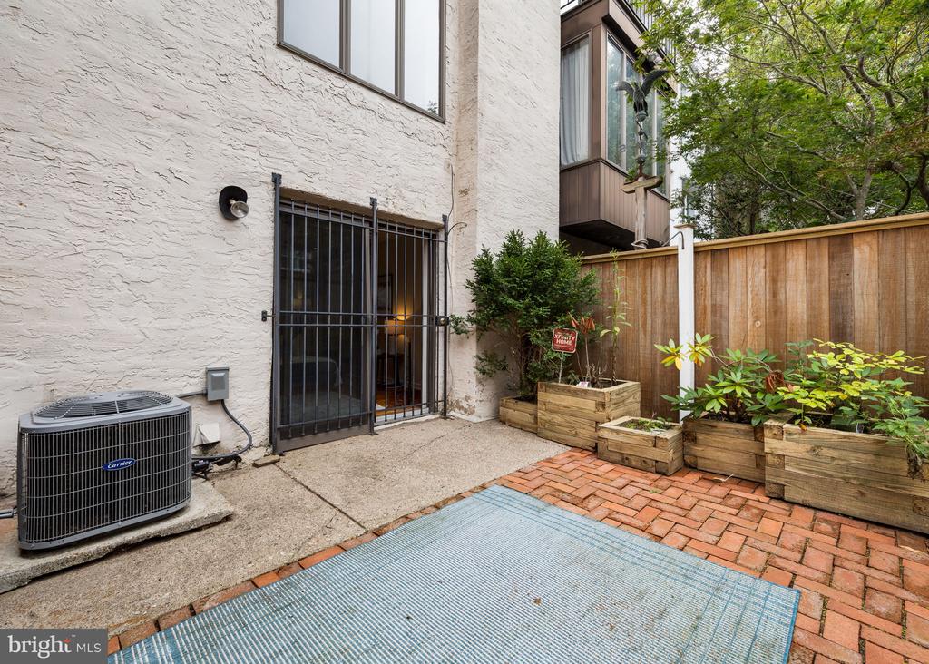 1727 NAUDAIN STREET