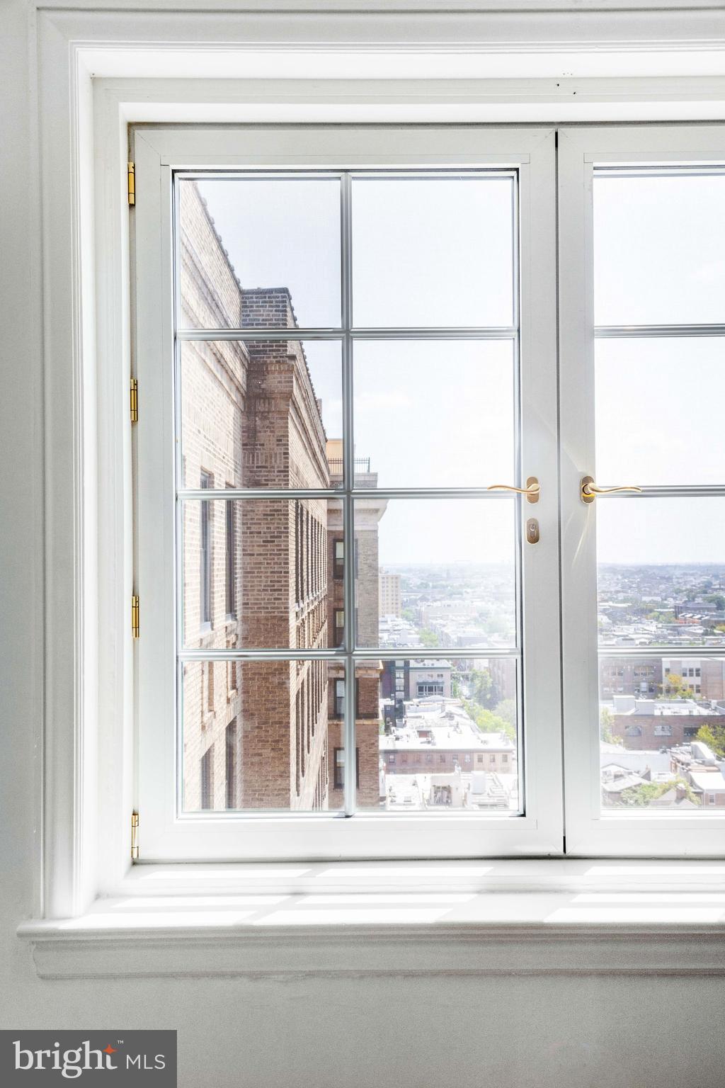 1520 SPRUCE STREET 28 400