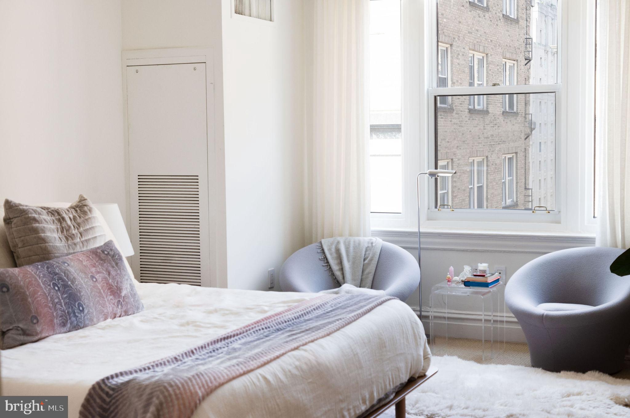 1520 SPRUCE STREET 28 400