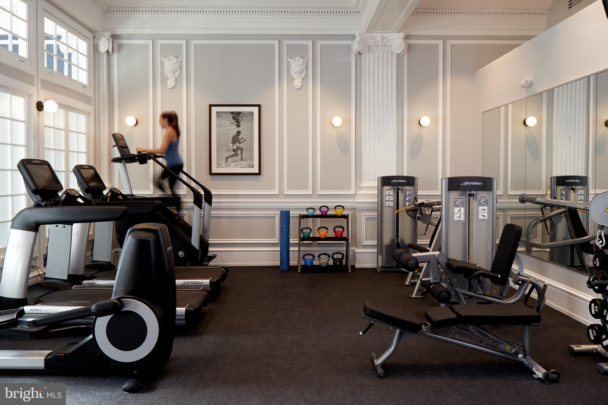 1520 SPRUCE STREET 28 400