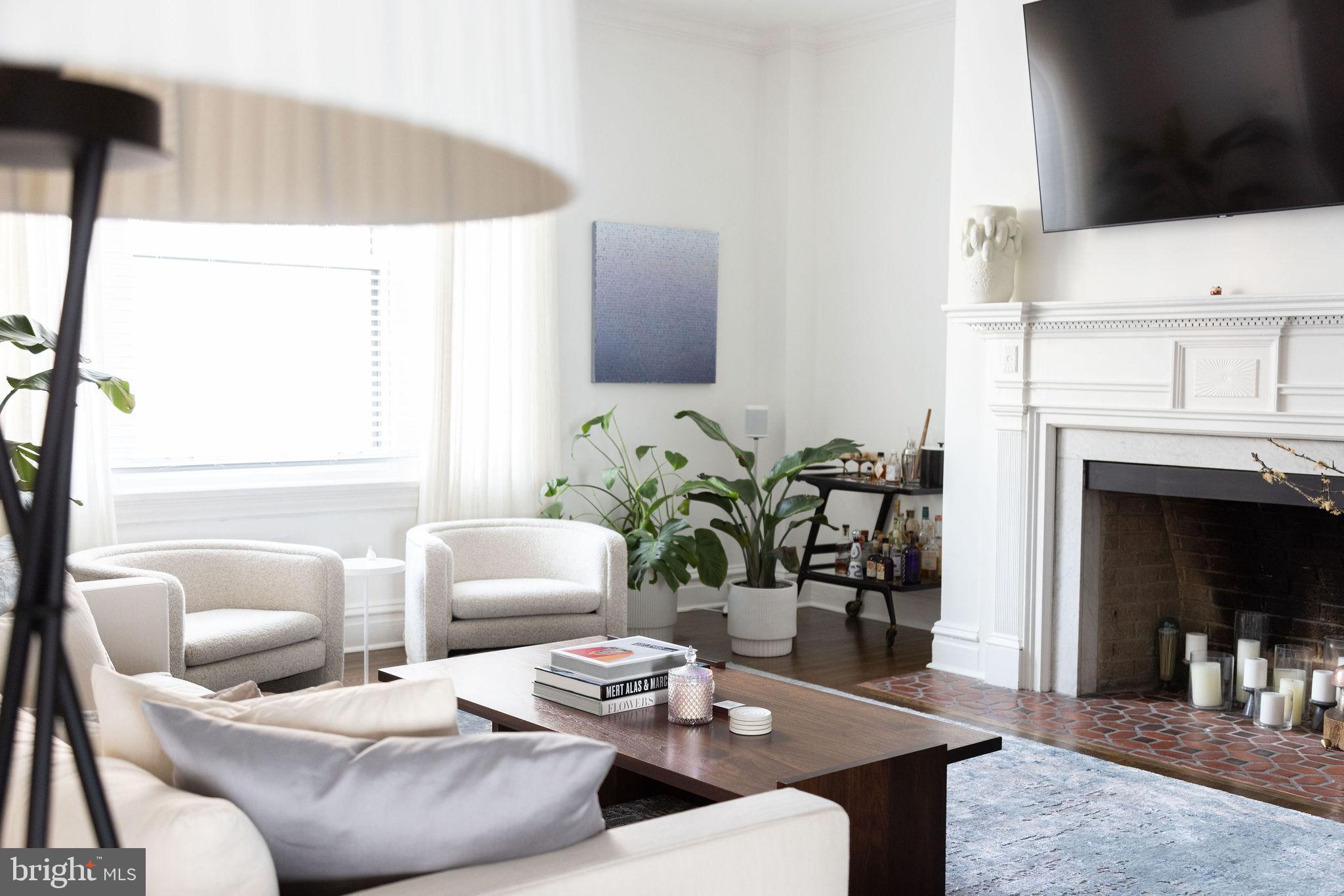 1520 SPRUCE STREET 28 400