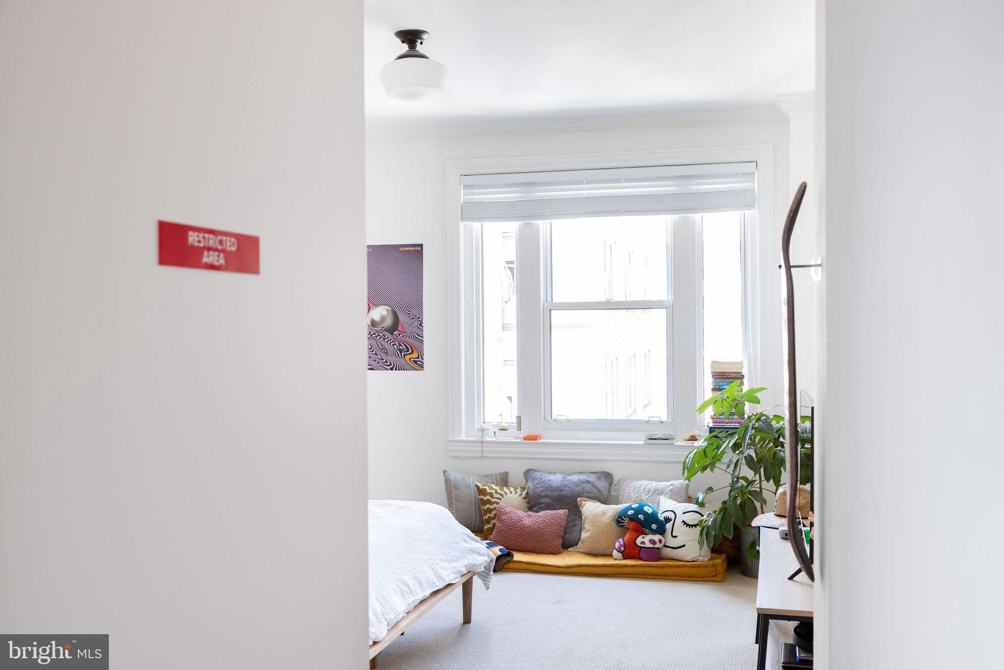 1520 SPRUCE STREET 28 400