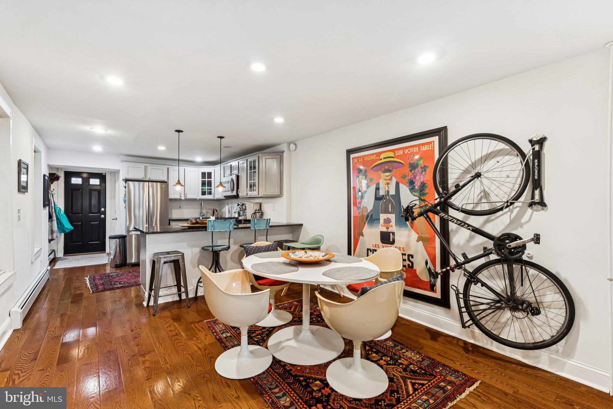 2431 CHRISTIAN STREET