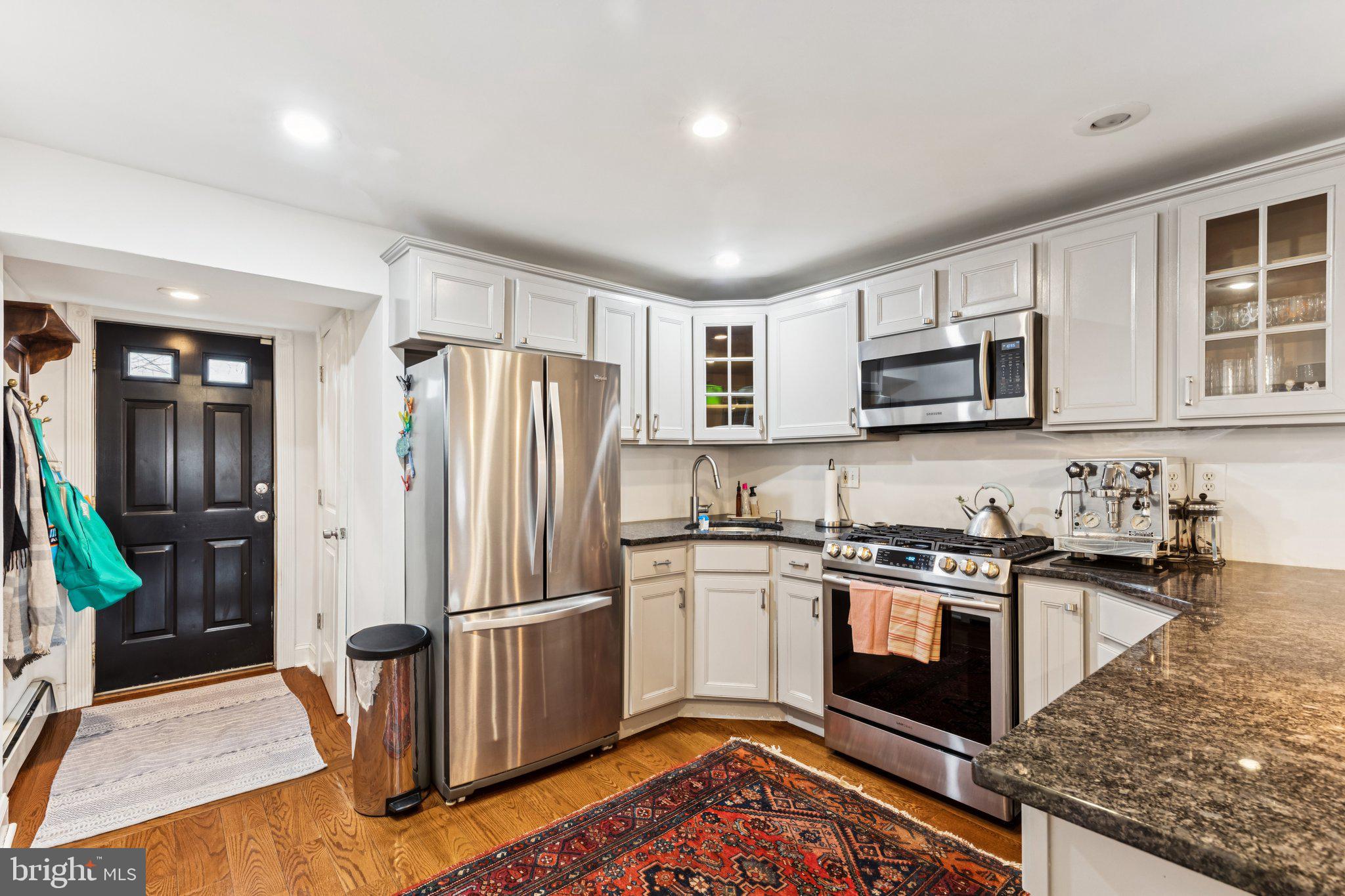 2431 CHRISTIAN STREET