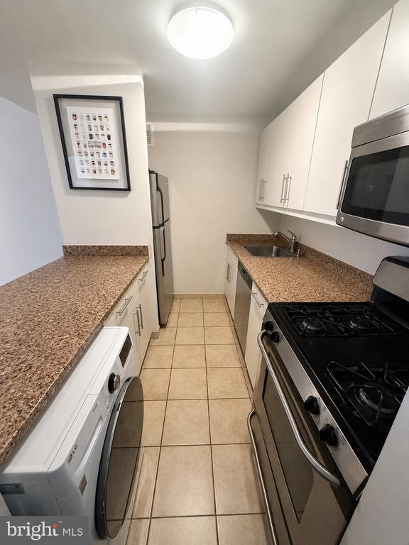 219 S 18TH STREET 29 1004