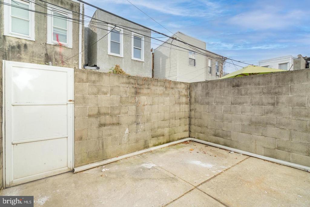 438 DUDLEY STREET