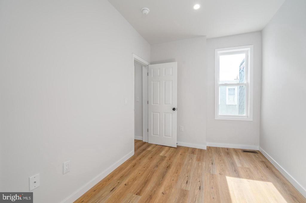 438 DUDLEY STREET