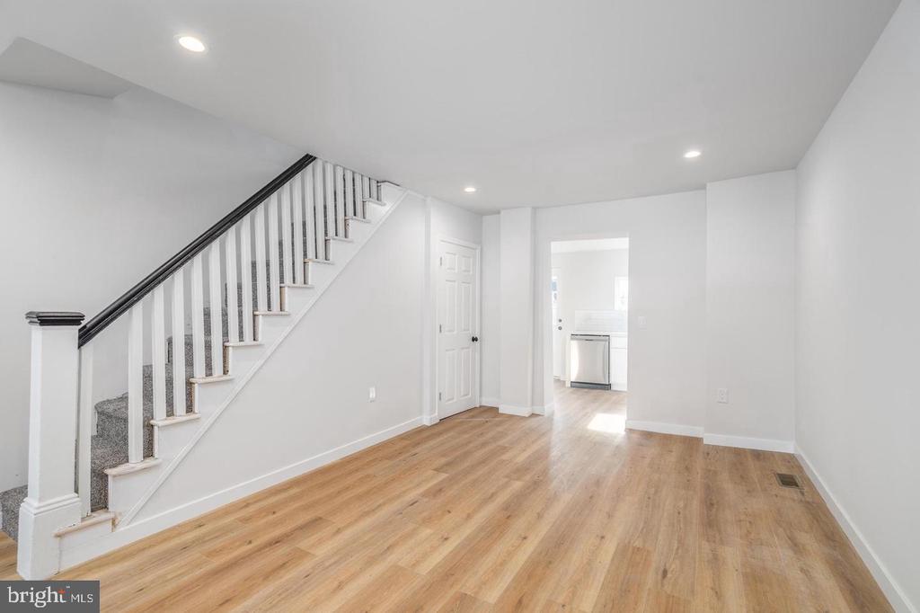 438 DUDLEY STREET