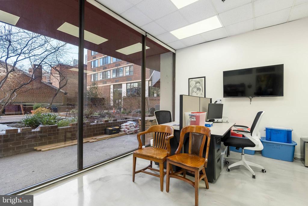 1420 LOCUST STREET Unit: 420