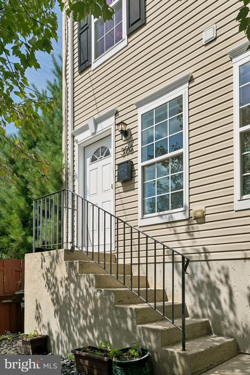 396 DELMAR STREET