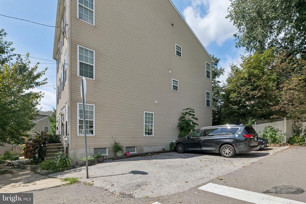 396 DELMAR STREET