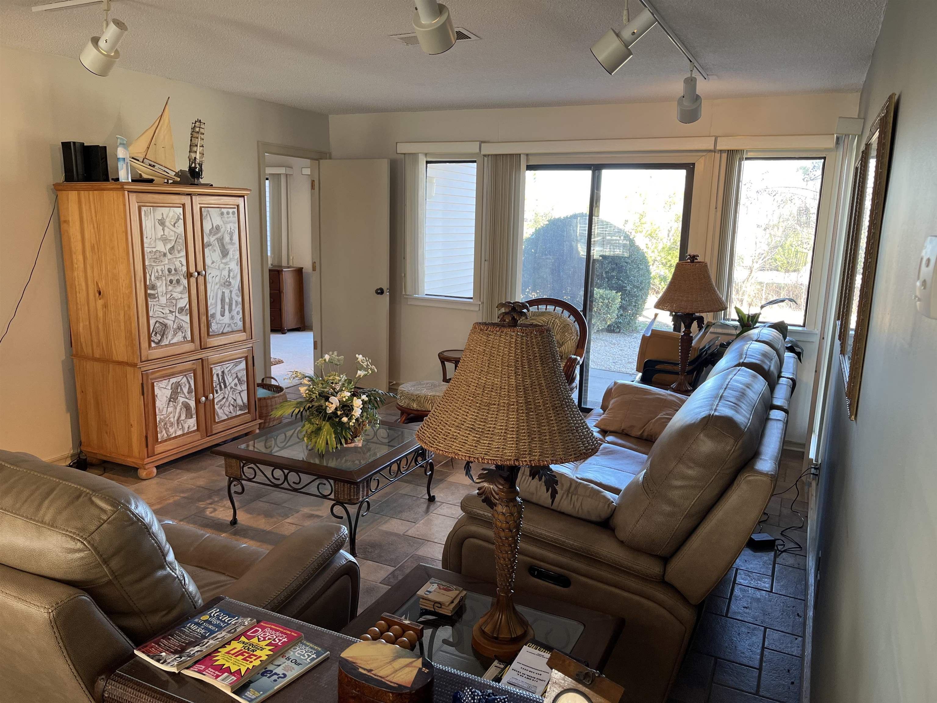 1025 Plantation Dr. W Unit: 2117/2118