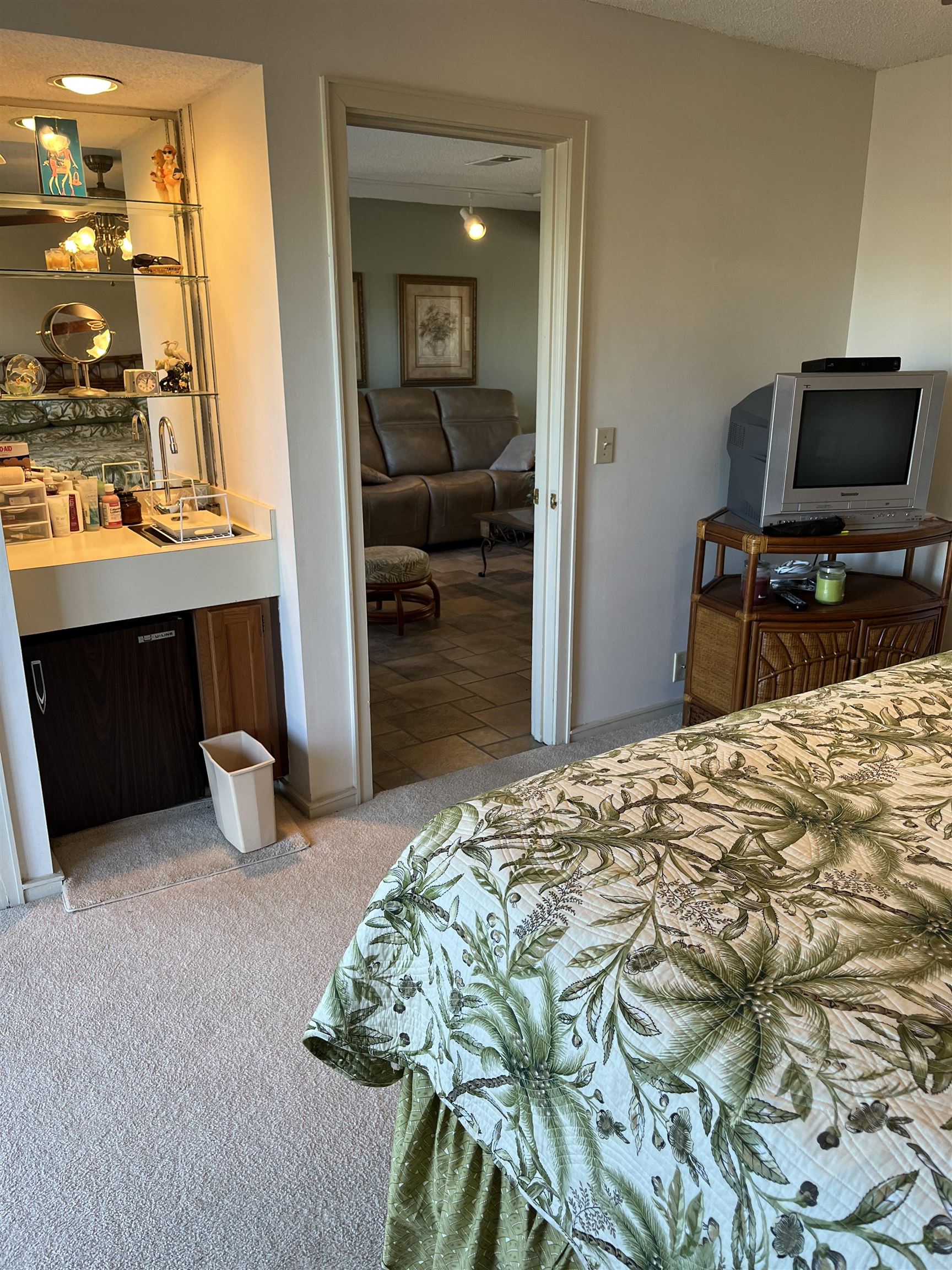 1025 Plantation Dr. W Unit: 2117/2118