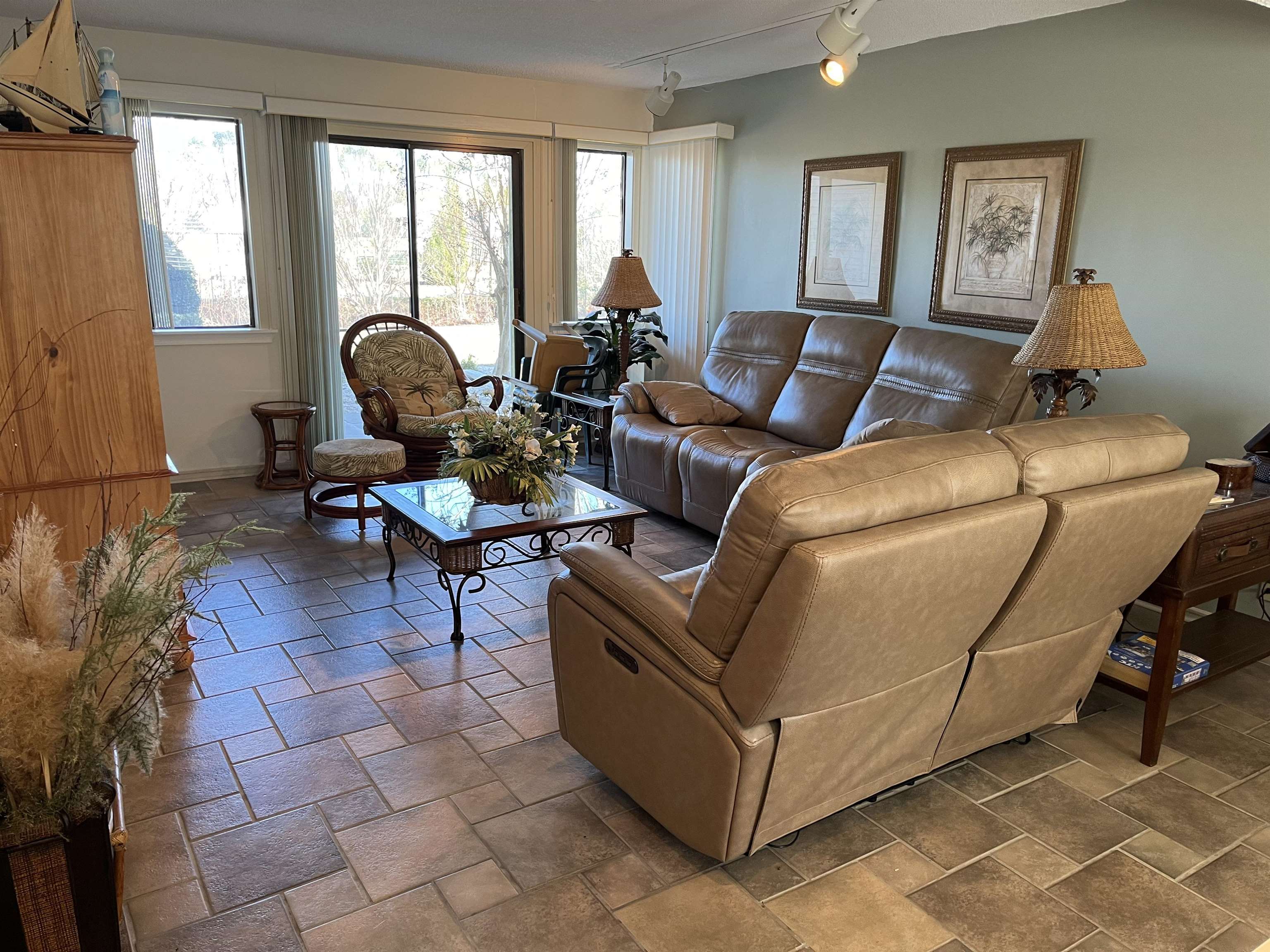 1025 Plantation Dr. W Unit: 2117/2118