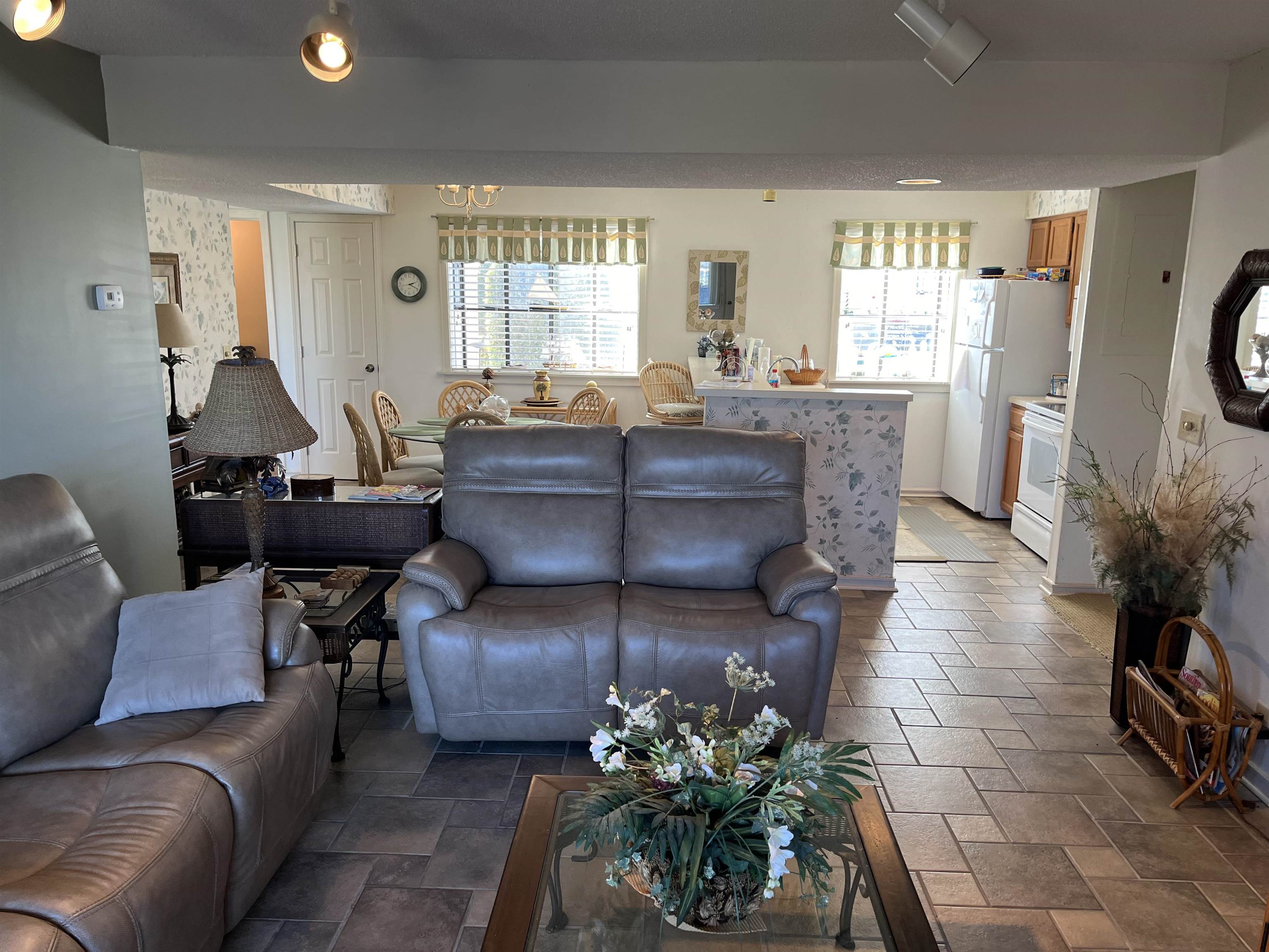 1025 Plantation Dr. W Unit: 2117/2118