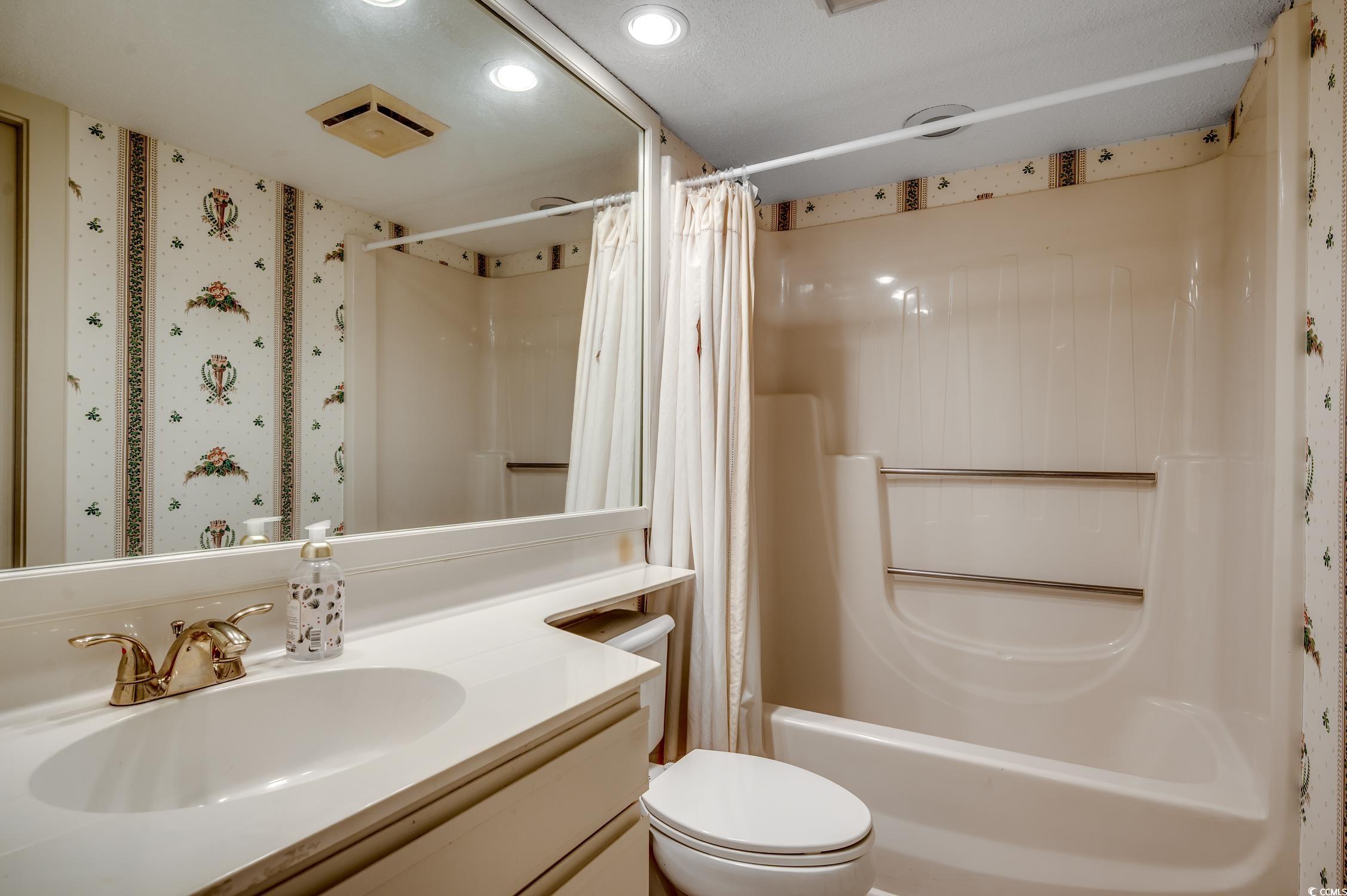 110 Breakers Reef Dr. Unit: 11-C