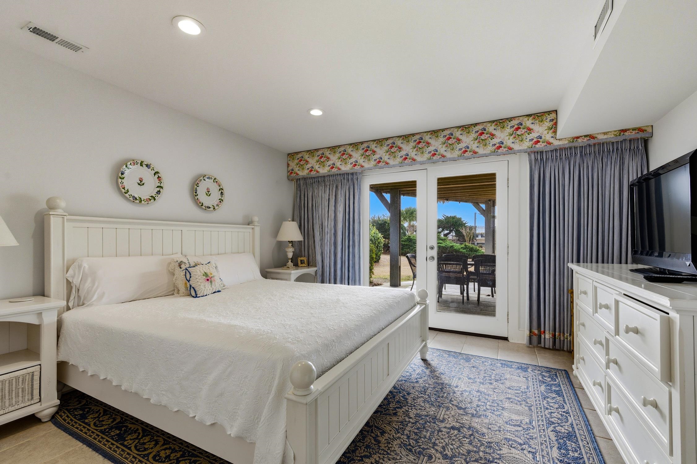 168 Breakers Reef Dr. Unit: 5C