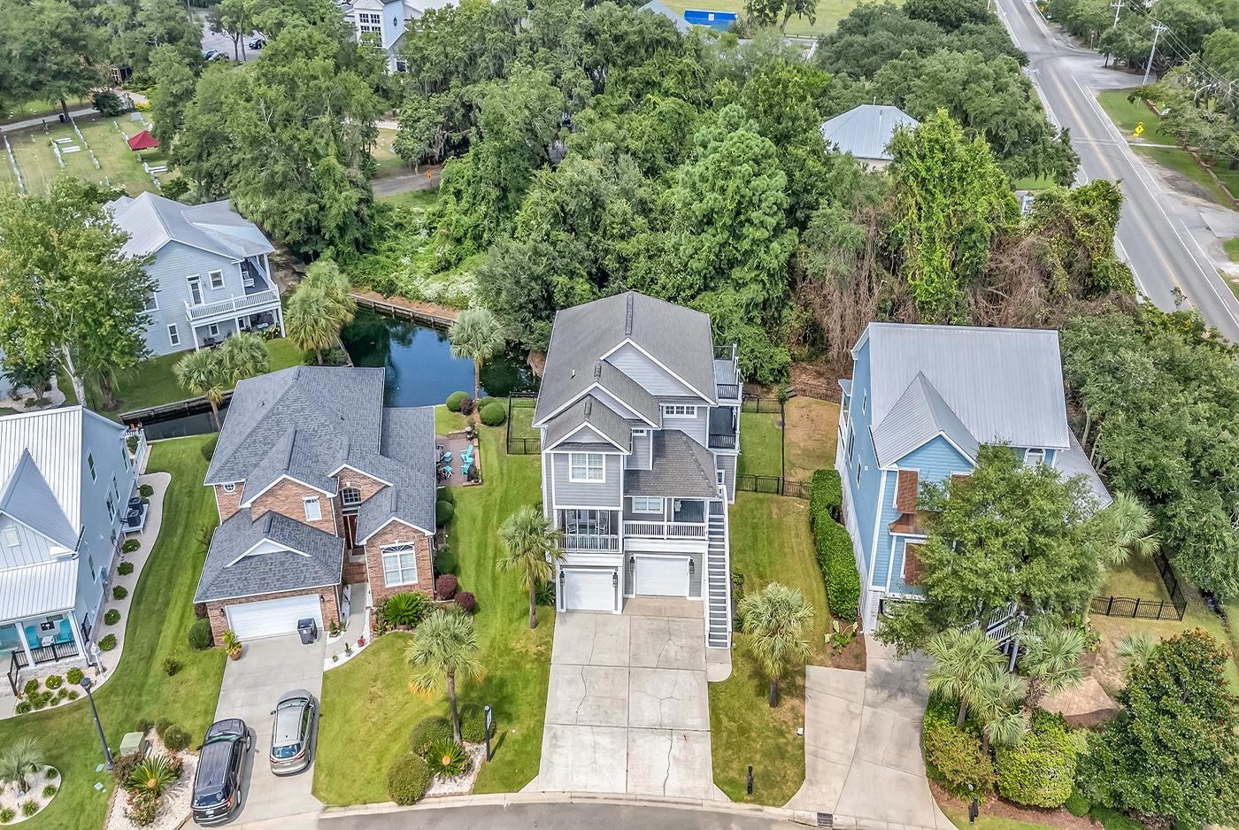 6 Cottage Dr.
