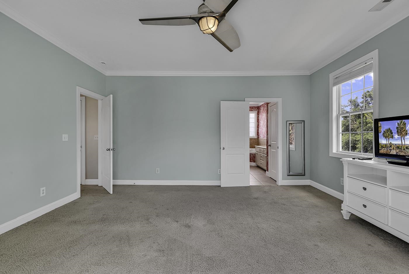 6 Cottage Dr.