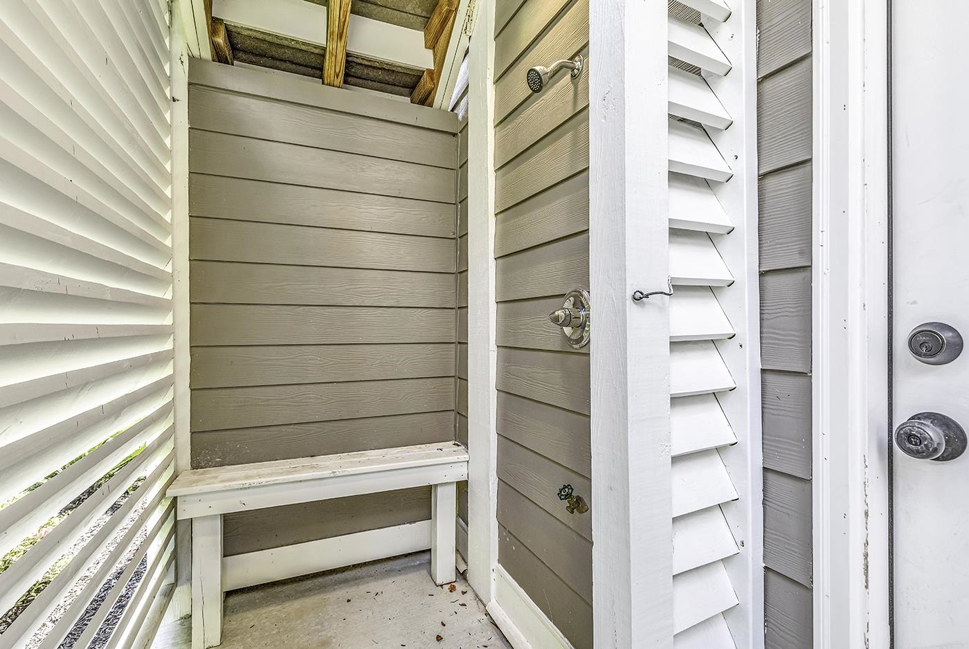 6 Cottage Dr.