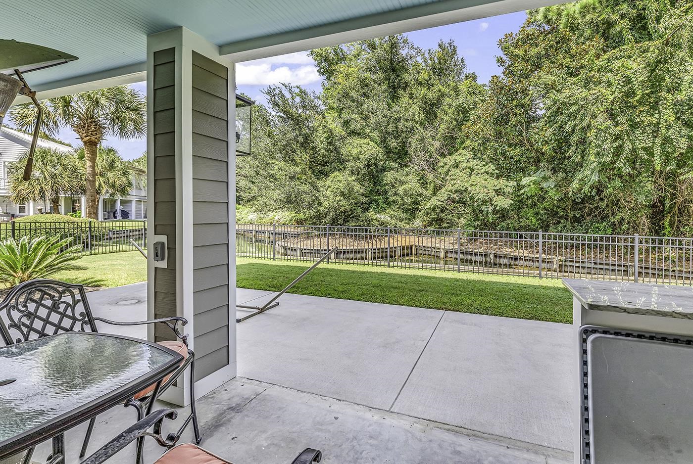 6 Cottage Dr.