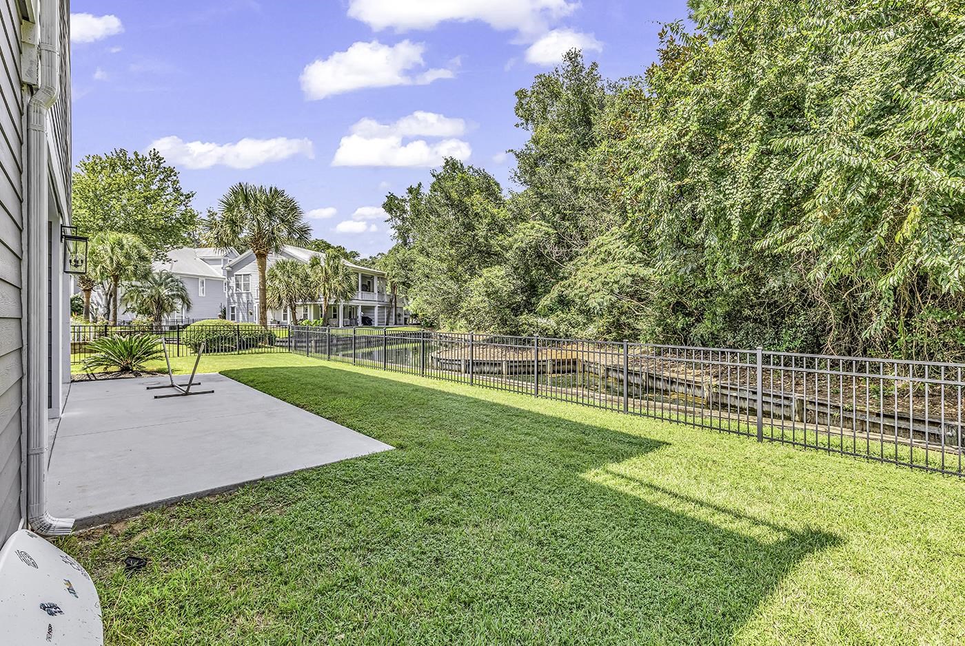6 Cottage Dr.