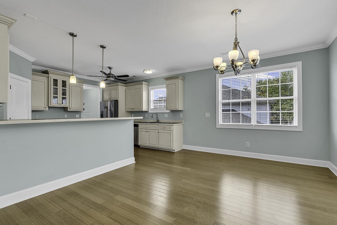 6 Cottage Dr.